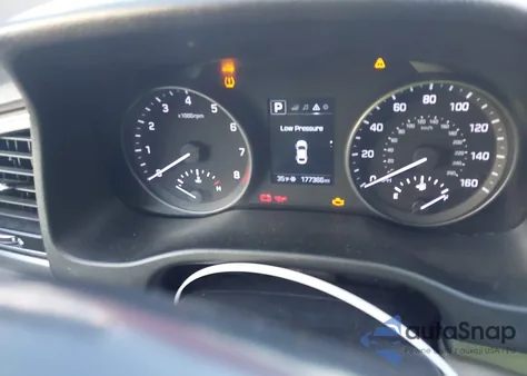 2018 Hyundai Elantra Value Edition z USA, uszkodzony, nr VIN 5NPD84LF2JH395868